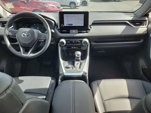 Used 2025 Toyota RAV4 XLE Premium image 21