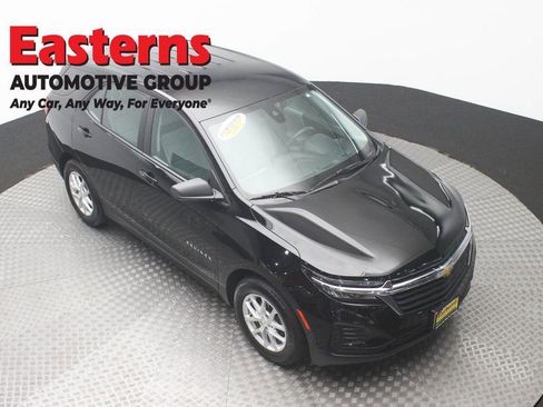 Used 2024 Chevrolet Equinox LS w/ Driver Confidence II Package FWD image 3