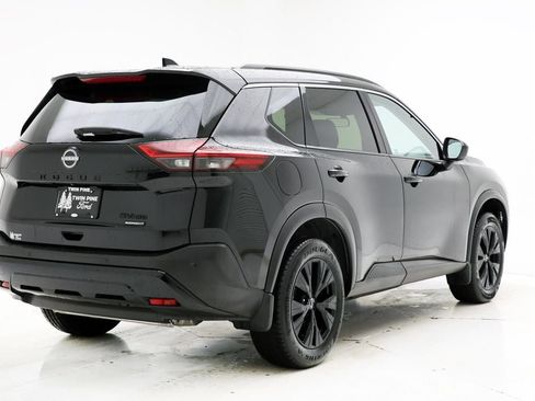 Used 2023 Nissan Rogue SV w/ SV Premium B Package image 8