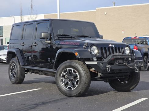 Used 2015 Jeep Wrangler Unlimited Rubicon image 2