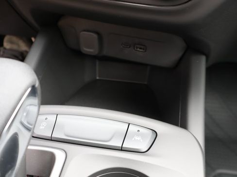 New 2026 Chevrolet Trax RS w/ Sunroof Package FWD image 22