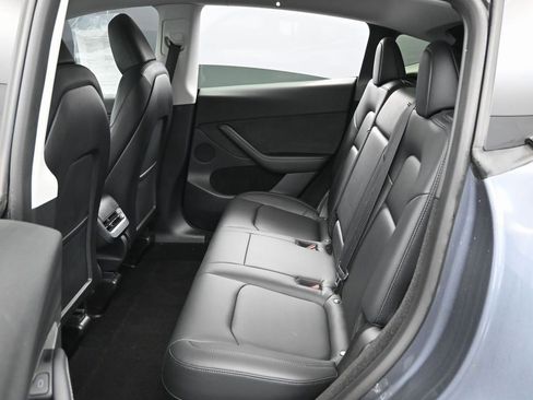 Used 2023 Tesla Model Y Long Range image 36