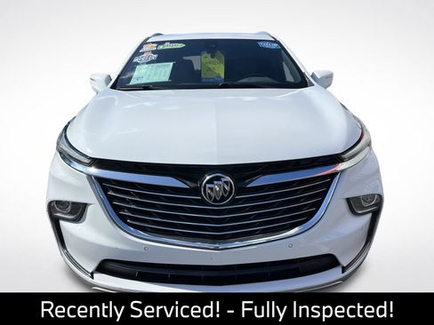 Used 2023 Buick Enclave Essence FWD image 3