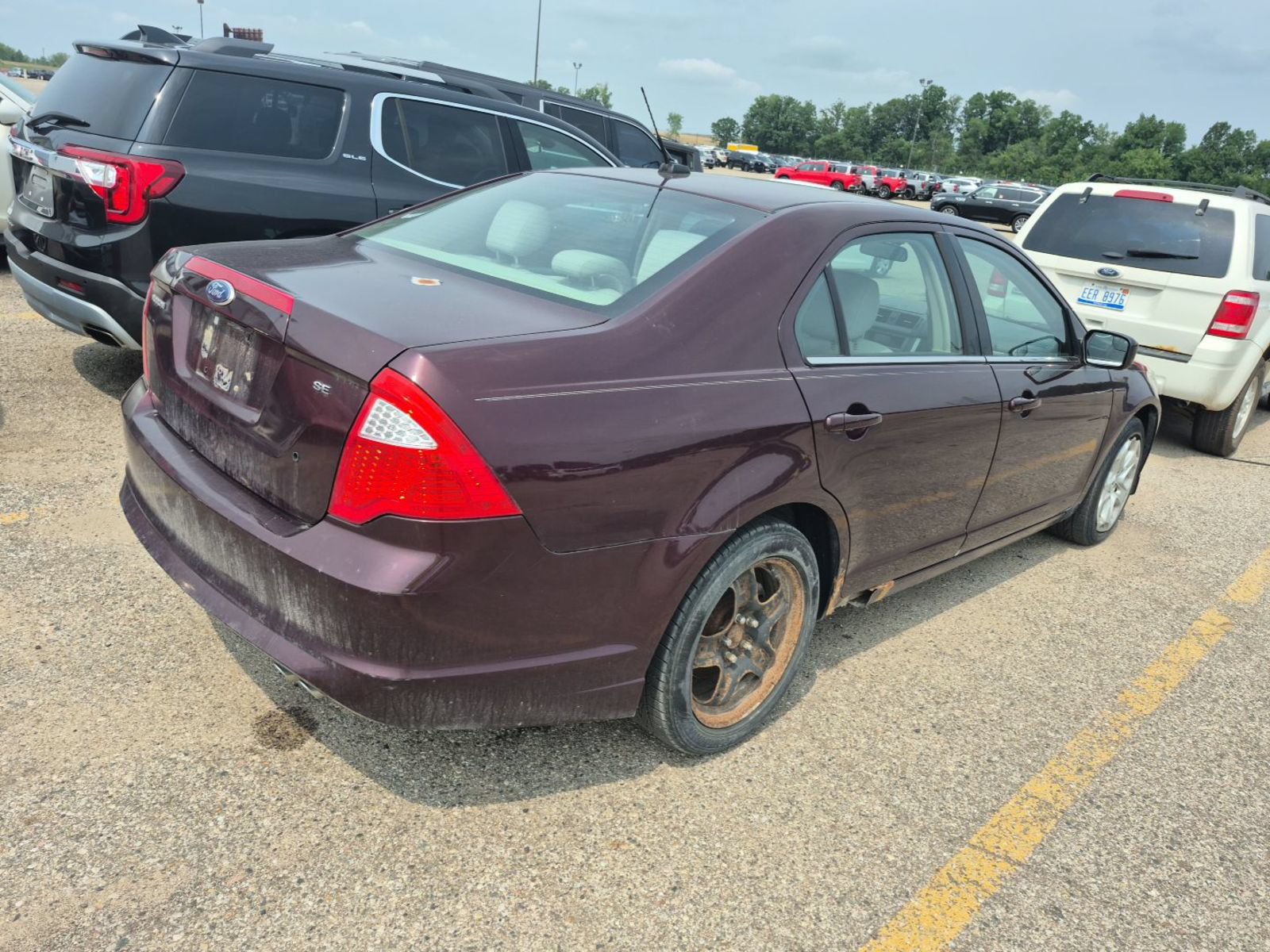 Used 2011 Ford Fusion SE FWD image 3