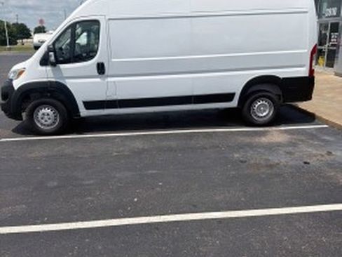 Used 2025 RAM ProMaster 2500 w/ Convenience Group FWD image 13
