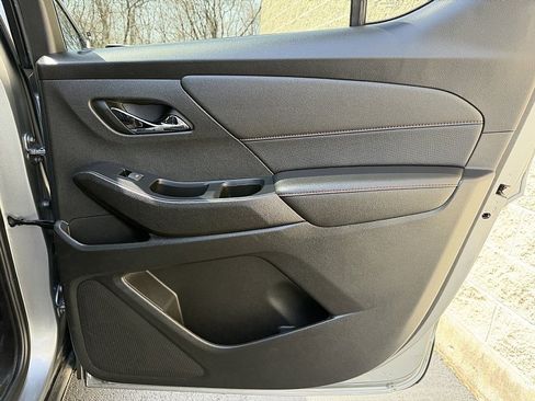 Used 2023 Chevrolet Traverse RS w/ LPO, Floor Liner Package FWD image 29
