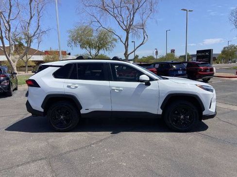 Used 2024 Toyota RAV4 XLE AWD/4WD image 2