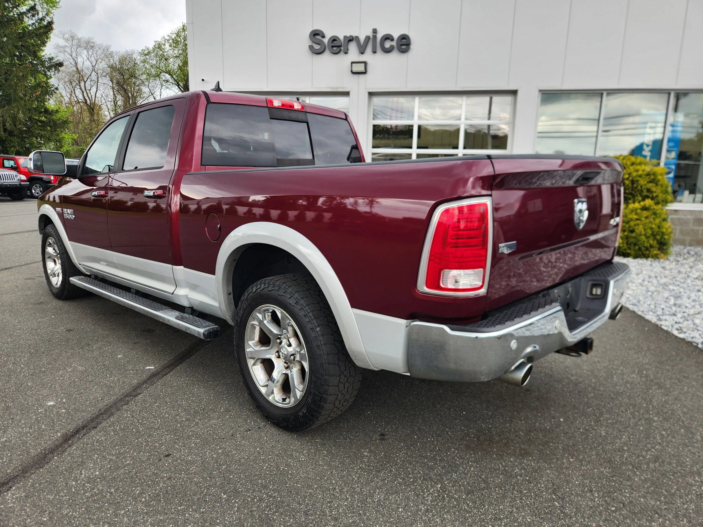 Used 2017 RAM 1500 Laramie w/ Convenience Group AWD/4WD image 6