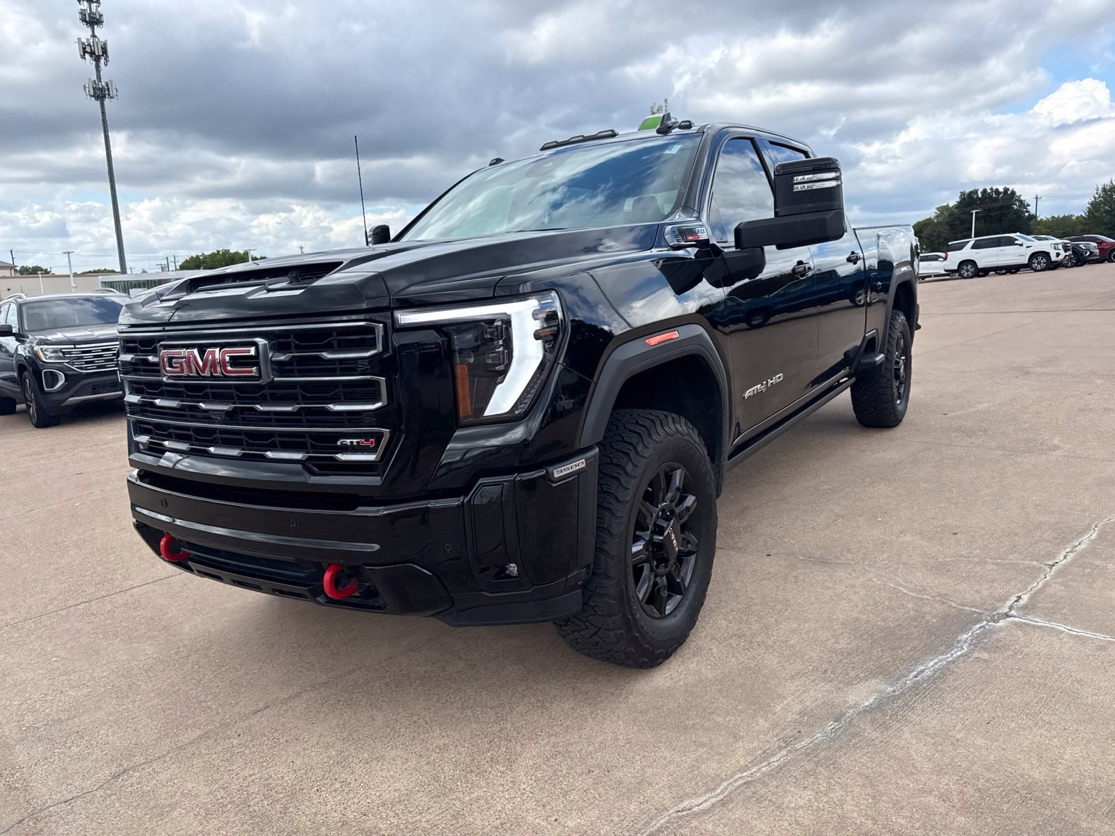 Used 2025 GMC Sierra 3500 AT4 w/ AT4 Premium Plus Package AWD/4WD image 3
