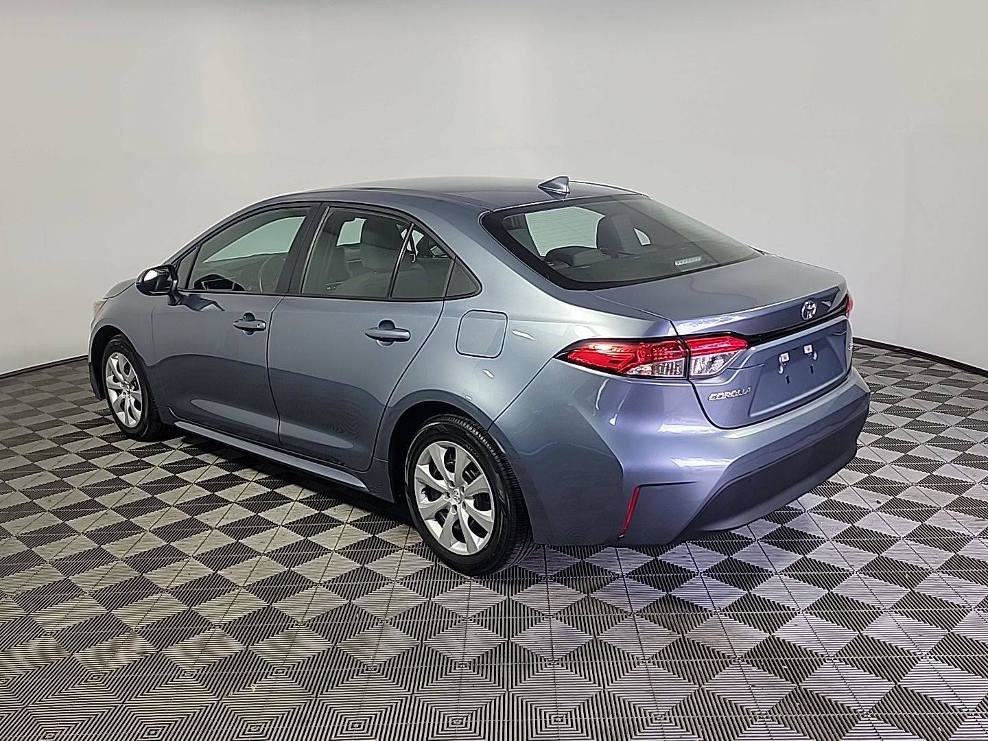 Used 2026 Toyota Corolla LE FWD image 9