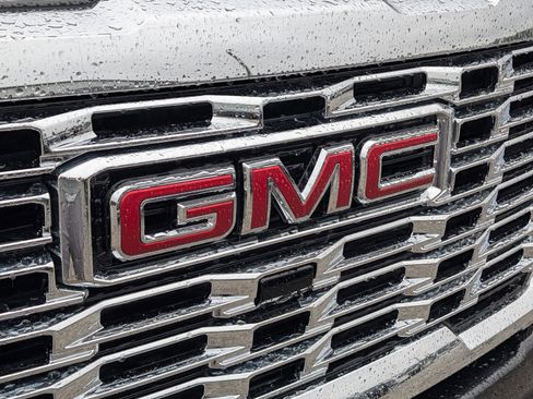 Used 2026 GMC Sierra 2500 Denali w/ Denali Reserve Package AWD/4WD image 5