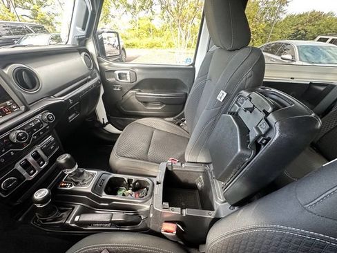 Used 2021 Jeep Wrangler Sport AWD/4WD image 24