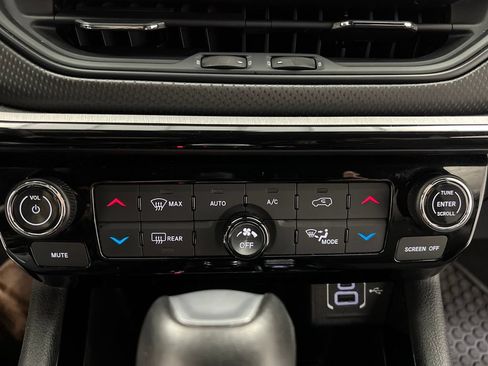 Used 2024 Jeep Compass Trailhawk AWD/4WD image 51