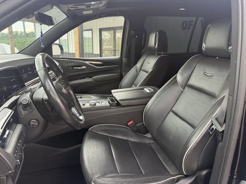 Used 2023 Cadillac Escalade ESV Sport AWD/4WD image 13