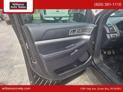 Used 2016 Ford Explorer XLT w/ Equipment Group 202A AWD/4WD image 10