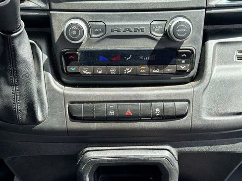 Used 2025 RAM ProMaster 2500 w/ Convenience Group FWD image 14