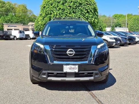 Certified 2025 Nissan Pathfinder Platinum w/ Cargo Package AWD/4WD image 3