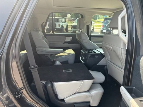 Certified 2025 Ford Expedition Active AWD/4WD image 73