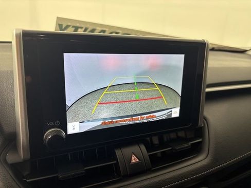 Used 2024 Toyota RAV4 LE AWD/4WD image 3