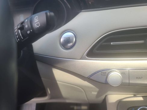 Used 2021 Hyundai Palisade SEL w/ Premium Package image 18