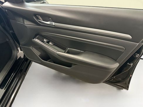 Used 2023 Nissan Altima 2.5 SV w/ SV Premium Package FWD image 34
