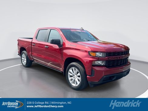 Used 2020 Chevrolet Silverado 1500 Custom w/ Custom Value Package AWD/4WD image 1
