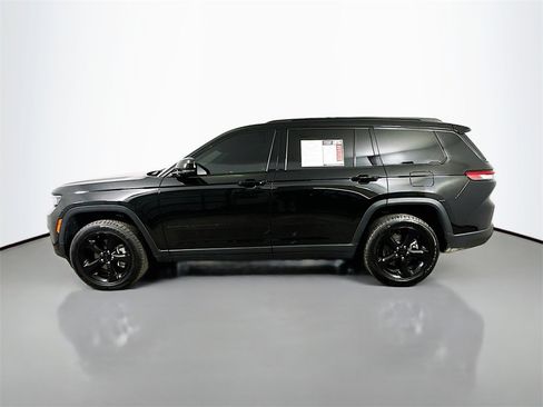 Used 2023 Jeep Grand Cherokee L Laredo image 5