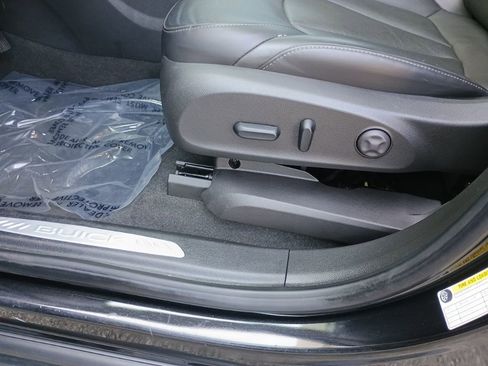 Used 2019 Buick Envision Essence image 10