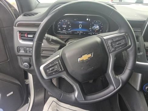 Used 2023 Chevrolet Suburban LT w/ LT Signature Plus Package RWD image 8