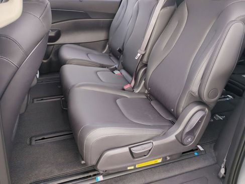 New 2026 Kia Carnival SX image 25