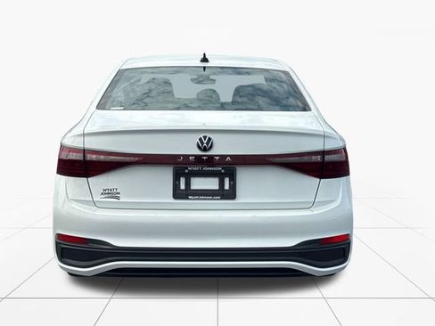 Used 2025 Volkswagen Jetta Sport FWD image 4