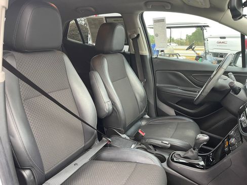 Used 2018 Buick Encore Preferred image 29