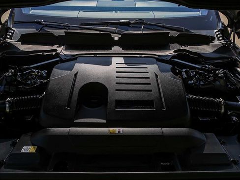 Used 2021 Land Rover Range Rover Sport HST image 40