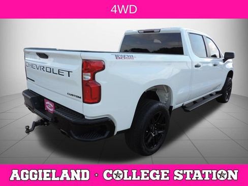 Used 2022 Chevrolet Silverado 1500 Custom Trail Boss w/ LPO, Dark Essentials Package AWD/4WD image 4