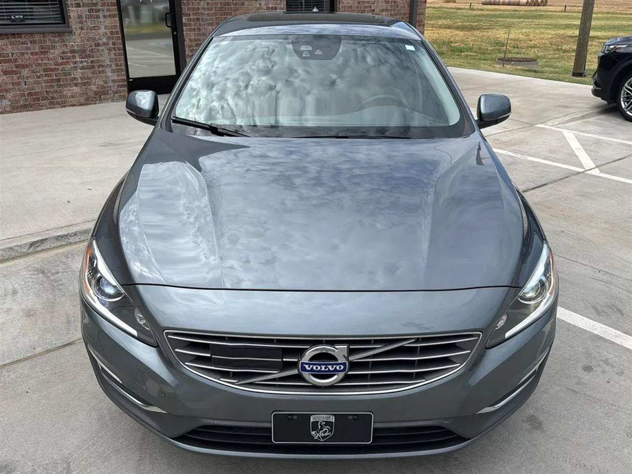 Used 2017 Volvo S60 T5 Inscription Platinum FWD image 5