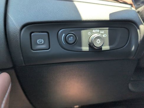 Used 2020 Buick Enclave Avenir w/ Avenir Technology Package AWD/4WD image 25