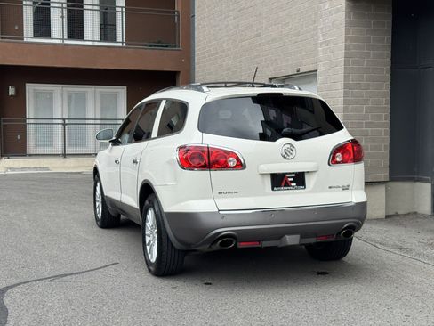Used 2010 Buick Enclave CXL w/ Trailering Provision Package AWD/4WD image 3