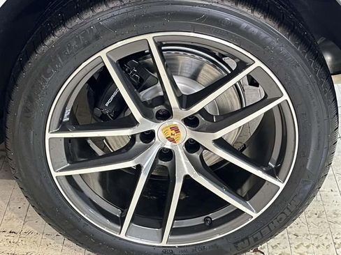 New 2026 Porsche Macan image 12