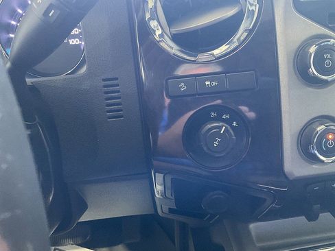 Used 2014 Ford F250 Platinum w/ FX4 Off-Road Package image 26