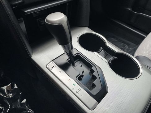 Used 2012 Toyota Camry SE image 40