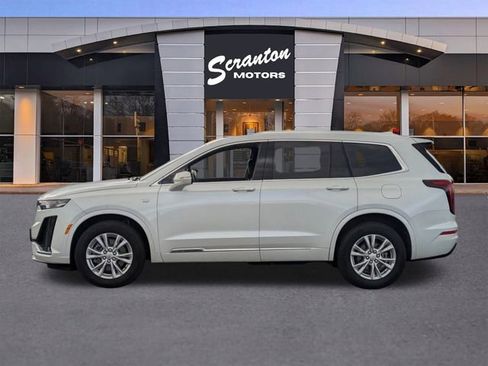 Used 2023 Cadillac XT6 Luxury image 2