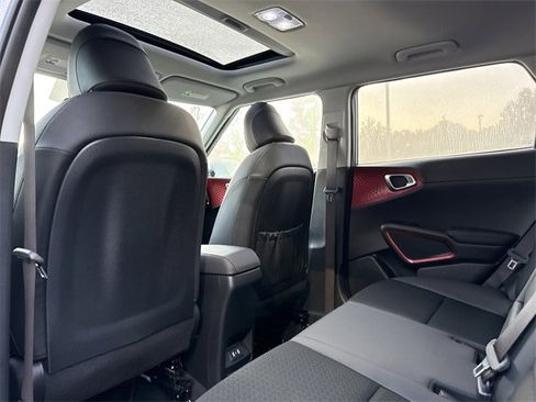 Used 2025 Kia Soul GT-Line w/ GT-Line Technology Package image 15