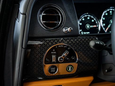 Used 2022 Rolls-Royce Cullinan Black Badge image 27