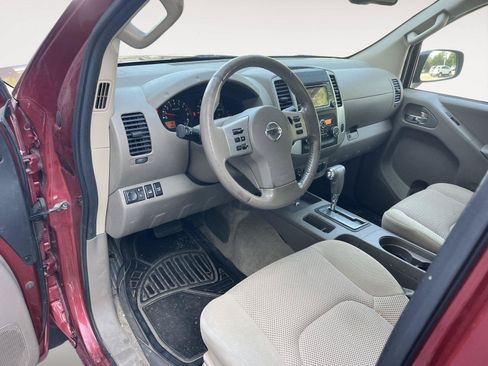 Used 2016 Nissan Frontier SV w/ SV Value Truck Package AWD/4WD image 10