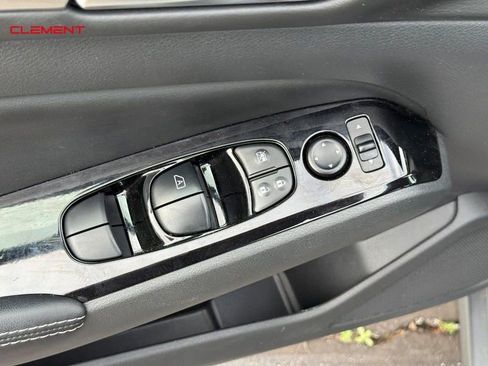 Used 2023 Nissan Altima 2.5 SV AWD/4WD image 22