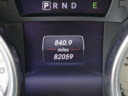 Used 2014 Mercedes-Benz SLK 250 image 31