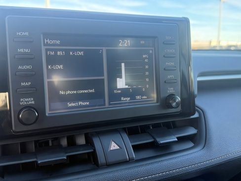 Used 2019 Toyota RAV4 LE image 21