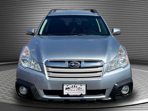 Used 2013 Subaru Outback 2.5i Premium AWD/4WD image 2