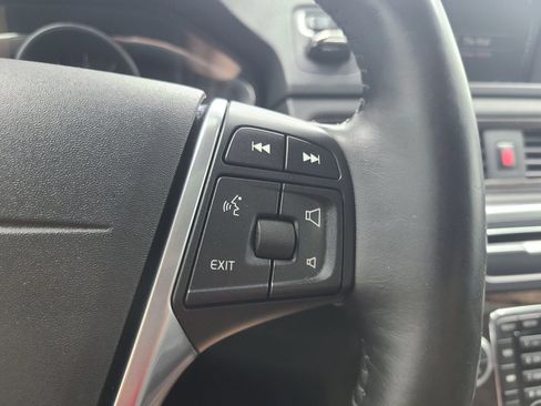 Used 2016 Volvo XC70 T5 Premier w/ Proximity Package AWD/4WD image 32