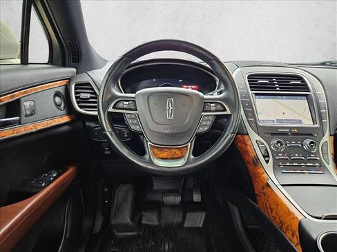 Used 2020 Lincoln Nautilus Reserve w/ Equipment Group 201A image 11